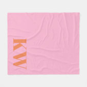 Moderne rosa orange Monogramm Anfangsbuchstaben pe Fleecedecke (Vorderseite (Horizontal))