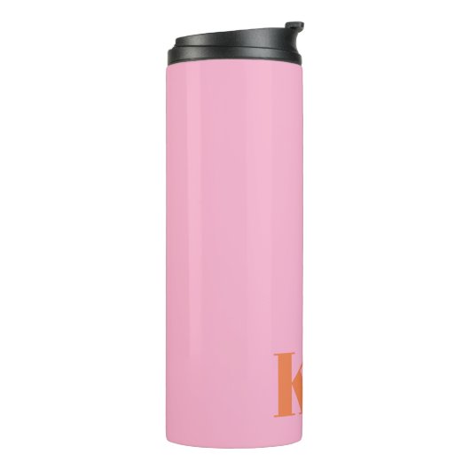 Moderne rosa orangefarbene Monogramm-Initialen Per Thermosbecher (Nach links gedreht)