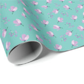 Moderne rosa Rosen Blumenmuster Blau Geschenkpapier (Rolleneckpunkt)