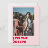 Moderne rosa rote Retro kühne Funky Foto Wedding Einladung (Rückseite)