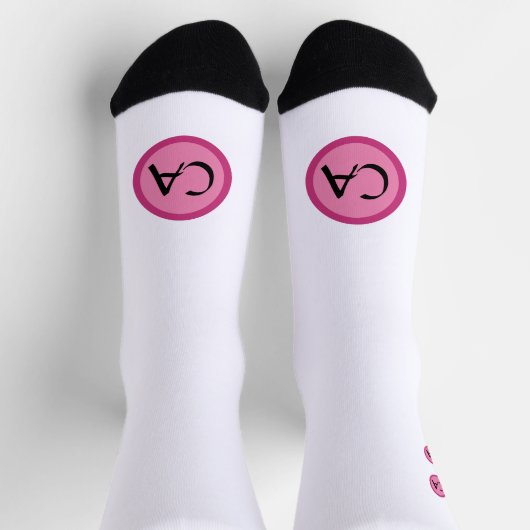 Moderne rosa Schwarze Monogramm-Initialen Personal Socken (Oben)