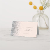 Moderne, rosa, silberfarbene Glitzer Edge Wedding Platzkarte (Vorderseite)