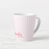 Moderne rosa Streifen Eleganter Typografie-Individ Milchtasse (Rechte Ecke)