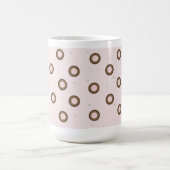 Moderne rosa und braune Kreise Kaffeetasse (Mittel)