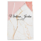 Moderne rosa und goldene Marmorverkleidung Mittlere Geschenktüte (Vorderseite)