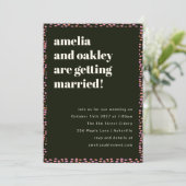 Moderne rosa und schwarze Punkte Elegante einzigar Einladung (Stehend Vorderseite)