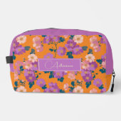 Moderne rosa und violette Blüten auf Orange Waschbeutel (Vorderseite)