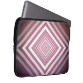 Moderne rosa und weiße Gravierplätze Laptopschutzhülle (Vorne Rechts)