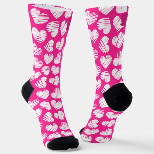 Moderne rosa und weißes doodled Herz Valentine Nam Socken (Gewinkelt)