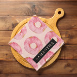 Moderne rosa WasserfarbenDonuts Muster mit Namen Geschirrtuch<br><div class="desc">Moderne rosa WasserfarbenDonuts Muster mit Namen</div>