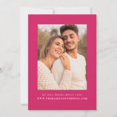 Moderne Rosa Wavy Frame Foto Hochzeit Save The Date (Rückseite)