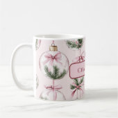 Moderne rosa Weihnachtsbaumkugel personalisierter Kaffeetasse (Links)