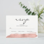 Moderne Rose Gold Brushstroke Wedding RSVP Card (Stehend Vorderseite)