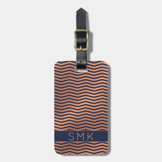 Moderne Rose Gold Foil Navy Blue Zickzack Monogram Gepäckanhänger (Vorderseite vertikal)