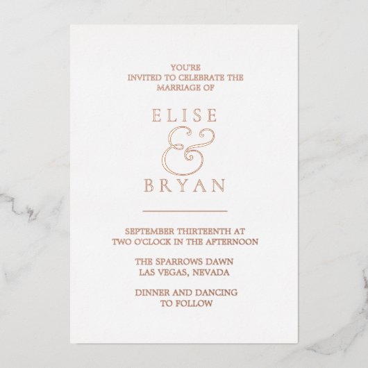 Moderne Rose Gold Foil White & Blush Hochzeit Folieneinladung (Vorderseite)