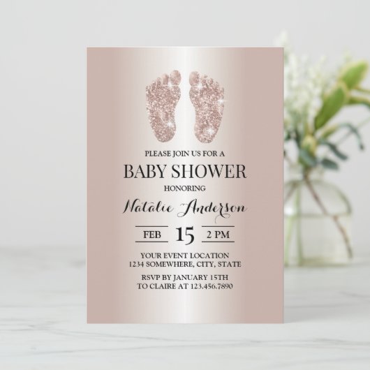 Moderne Rose Gold Glitzer Baby Feet Babydusche Einladung (Stehend Vorderseite)