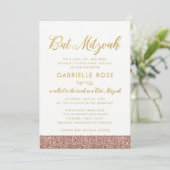Moderne Rose Gold Glitzer & Gold Bat Mitzvah A7 Einladung (Stehend Vorderseite)
