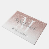 Moderne Rose Gold Glitzer Monogram Hochzeit Fußmatte (Schrägansicht)