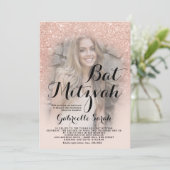 Moderne Rose Gold Glitzer ombre Foto Bat Mitzvah Einladung (Stehend Vorderseite)