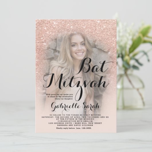 Moderne Rose Gold Glitzer ombre Foto Bat Mitzvah Einladung (Stehend Vorderseite)