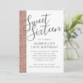 Moderne Rose Gold Pink Glitzer Sweet 16 Einladung (Stehend Vorderseite)