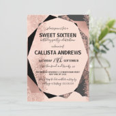 Moderne Rose Gold Schwarz Geometrische Sweet 16 Einladung (Stehend Vorderseite)