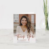 Moderne Rose Gold Script 2 Foto Abschluss Dankeskarte (Vorderseite)