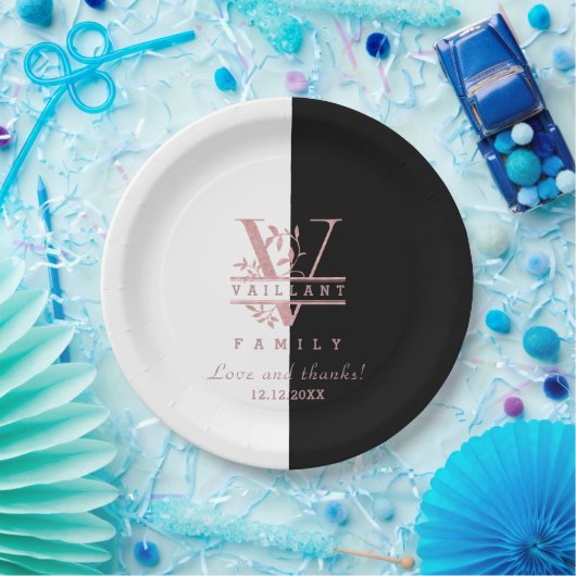 Moderne Rose Gold Split Custom Monogram V Pappteller (Party)