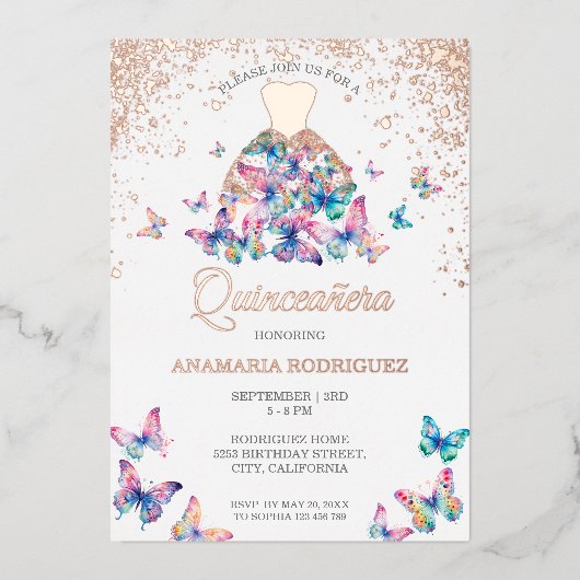 Moderne Rose Goldene Schmetterling Gown Quinseaner Folieneinladung (Vorderseite)