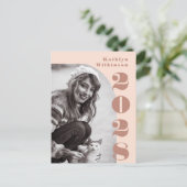 Moderne Rose Rosa Bögen Fettschrift Foto Grad Ankündigungspostkarte (Stehend Vorderseite)