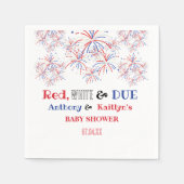 Moderne Rot Weiß & Fällig am 4. Juli Baby Shower Serviette (Vorderseite)