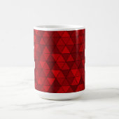 Moderne rote Dreiecke Geometrie Kaffeetasse (Mittel)