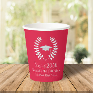 Moderne Rote Graduierungspartei von Crimson Pappbecher