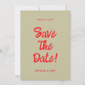 Moderne rote Hand gezeichnet kühl Retro Quirky Wed Save The Date (Vorderseite)