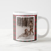Moderne rote karierte rustikale Weihnachtsgeschenk Jumbo-Tasse (Rechts)