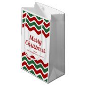 Moderne rote und grüne Streifen frohe Weihnachten Kleine Geschenktüte (Vorderseite Schrägansicht)