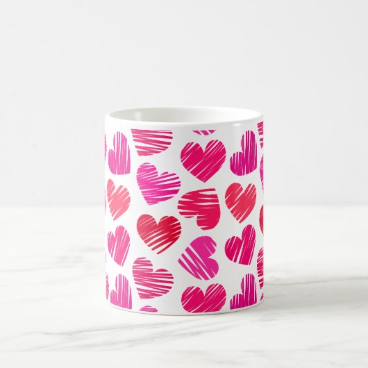 Moderne rote und rosa doodled Hearts Valentine Kaffeetasse (Mittel)