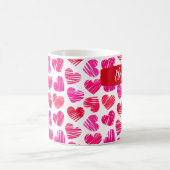 Moderne rote und rosa doodled Herzen Valentine Nam Kaffeetasse (Mittel)