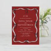Moderne rote und schwarze Bogenhochzeit Einladung (Stehend Vorderseite)