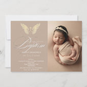 Moderne rustikale Goldtypografie Cross Foto Taufe Einladung (Vorderseite)