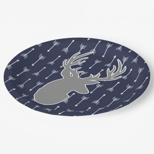 Moderne rustikale Graue Hirsche und weiße Pfeile Pappteller (Schrägansicht)