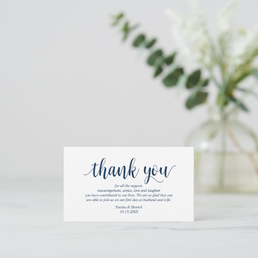 Moderne rustikale Navy Blue Script, Wedding Danke Begleitkarte (Stehend Vorderseite)