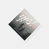 Moderne rustikale Sie sagte ja Verlobung Foto Part Serviette (Ecke)