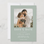 Moderne Sage Green Simple Foto Hochzeit Save The Date (Vorderseite)