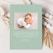 Moderne Sage Green Wavy Frame 2 Foto Geburt Ankündigung