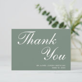 Moderne Sage Green White Script Hochzeit Dankeskarte (Stehend Vorderseite)