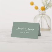 Moderne Sage Green White Script Hochzeit Platzkarte (Rückseite)