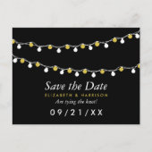 Moderne Saitenleuchten, Weiß und Gold Save the Dat Ankündigungspostkarte (Vorderseite)