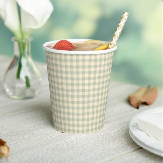 Moderne Salbeigrüne Gingham-Baby-Party Pappbecher