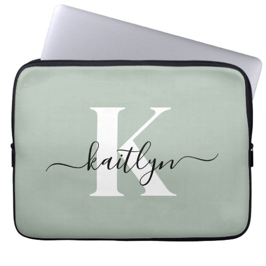 Moderne Salbeigrüne Script-Monogramm Laptopschutzhülle (Vorderseite)